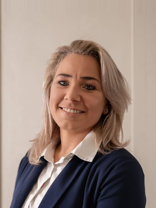 Samantha Stuart